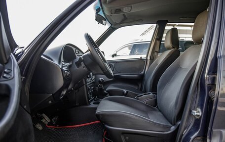 Chevrolet Niva I рестайлинг, 2018 год, 758 000 рублей, 13 фотография