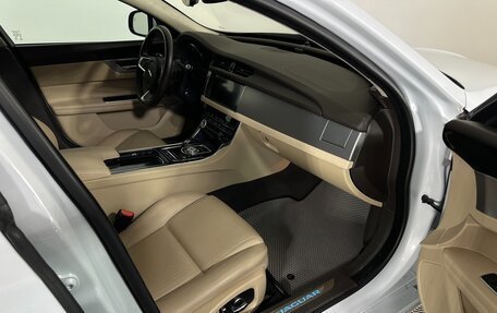 Jaguar XF II, 2020 год, 2 790 000 рублей, 14 фотография