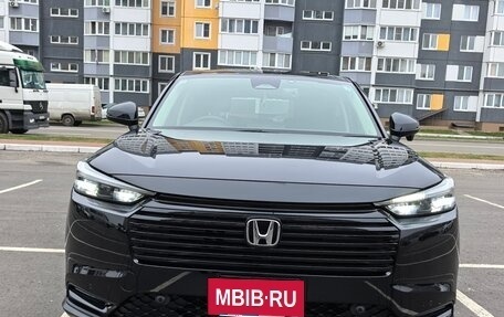 Honda Vezel, 2024 год, 2 960 000 рублей, 2 фотография