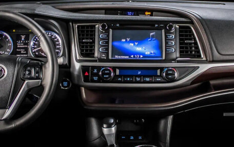 Toyota Highlander III, 2018 год, 3 909 900 рублей, 5 фотография