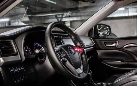 Toyota Highlander III, 2018 год, 3 909 900 рублей, 4 фотография