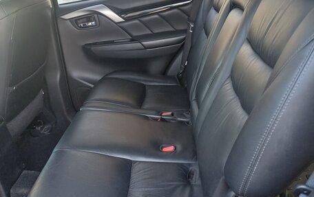 Mitsubishi Pajero Sport III рестайлинг, 2017 год, 2 950 000 рублей, 10 фотография