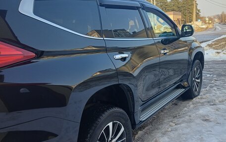 Mitsubishi Pajero Sport III рестайлинг, 2017 год, 2 950 000 рублей, 14 фотография