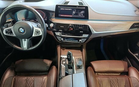 BMW 5 серия, 2019 год, 3 700 000 рублей, 10 фотография