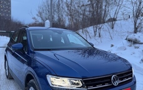 Volkswagen Tiguan II, 2020 год, 2 280 000 рублей, 1 фотография