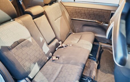 Toyota ISis I, 2013 год, 1 300 000 рублей, 12 фотография