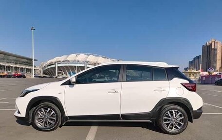 Toyota Yaris XP150 рестайлинг, 2022 год, 1 600 000 рублей, 7 фотография