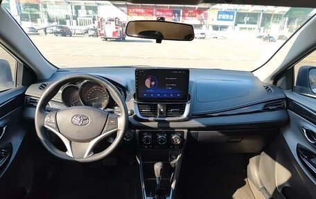 Toyota Yaris XP150 рестайлинг, 2022 год, 1 600 000 рублей, 13 фотография