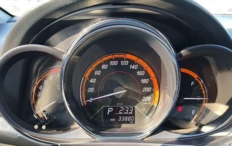 Toyota Yaris XP150 рестайлинг, 2022 год, 1 600 000 рублей, 16 фотография