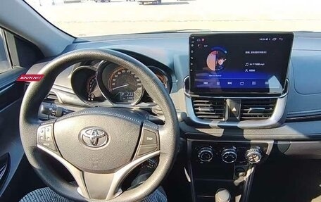 Toyota Yaris XP150 рестайлинг, 2022 год, 1 600 000 рублей, 12 фотография