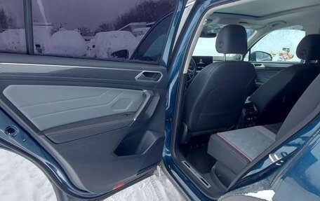 Volkswagen Tiguan II, 2023 год, 4 663 050 рублей, 7 фотография