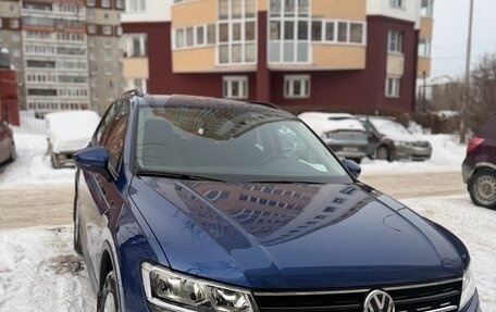 Volkswagen Tiguan II, 2020 год, 2 280 000 рублей, 4 фотография