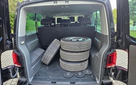 Volkswagen Caravelle T6 рестайлинг, 2023 год, 4 800 000 рублей, 17 фотография