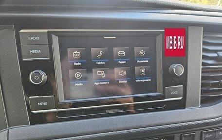 Volkswagen Caravelle T6 рестайлинг, 2023 год, 4 800 000 рублей, 10 фотография