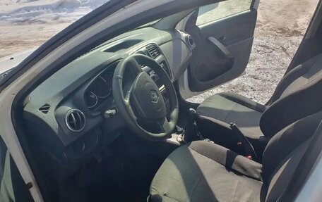 Renault Logan II, 2015 год, 520 000 рублей, 4 фотография