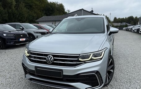 Volkswagen Tiguan II, 2022 год, 2 500 000 рублей, 4 фотография