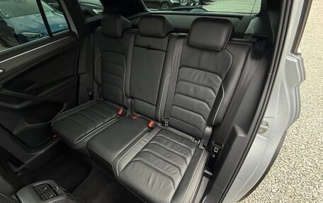 Volkswagen Tiguan II, 2022 год, 2 500 000 рублей, 36 фотография