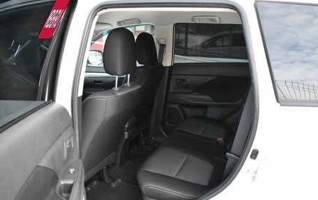 Mitsubishi Outlander III рестайлинг 3, 2017 год, 1 819 000 рублей, 9 фотография
