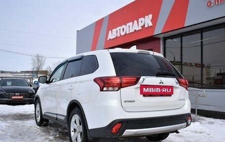 Mitsubishi Outlander III рестайлинг 3, 2017 год, 1 819 000 рублей, 6 фотография