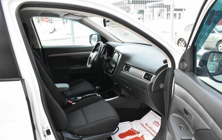 Mitsubishi Outlander III рестайлинг 3, 2017 год, 1 819 000 рублей, 12 фотография