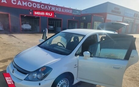 Honda Stream I рестайлинг, 2004 год, 530 000 рублей, 1 фотография