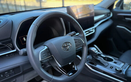 Toyota Highlander, 2025 год, 5 600 000 рублей, 8 фотография