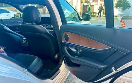 Mercedes-Benz E-Класс, 2016 год, 2 900 000 рублей, 8 фотография