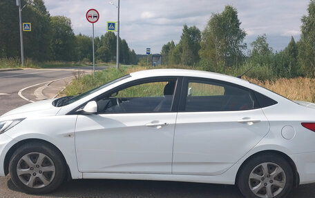 Hyundai Solaris II рестайлинг, 2012 год, 600 000 рублей, 4 фотография