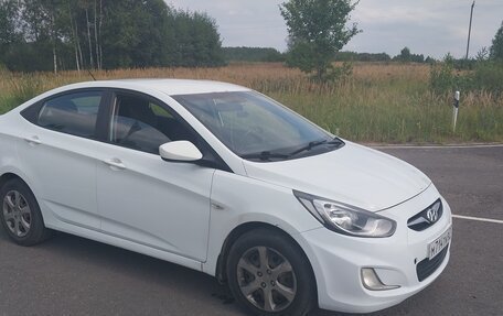 Hyundai Solaris II рестайлинг, 2012 год, 600 000 рублей, 8 фотография