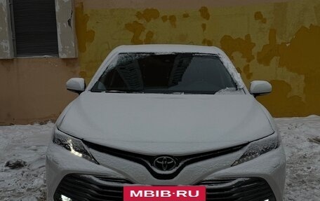 Toyota Camry, 2018 год, 2 700 000 рублей, 15 фотография