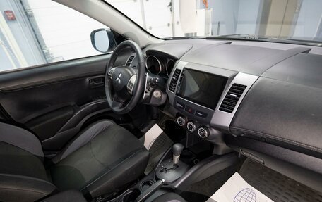 Mitsubishi Outlander III рестайлинг 3, 2010 год, 1 179 000 рублей, 14 фотография