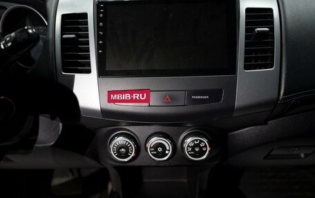 Mitsubishi Outlander III рестайлинг 3, 2010 год, 1 179 000 рублей, 10 фотография