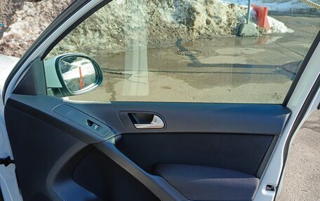 Volkswagen Tiguan I, 2013 год, 1 000 000 рублей, 20 фотография