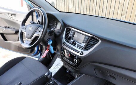 Hyundai Solaris II рестайлинг, 2017 год, 1 289 000 рублей, 11 фотография