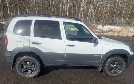 Chevrolet Niva I рестайлинг, 2018 год, 790 000 рублей, 3 фотография