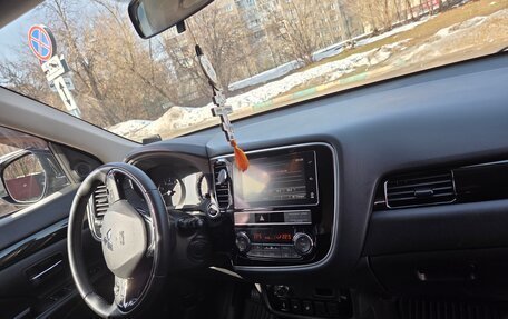 Mitsubishi Outlander III рестайлинг 3, 2019 год, 2 150 000 рублей, 8 фотография