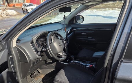 Mitsubishi Outlander III рестайлинг 3, 2019 год, 2 150 000 рублей, 6 фотография