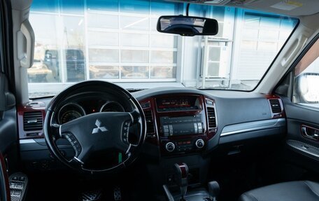 Mitsubishi Pajero IV, 2011 год, 2 250 000 рублей, 13 фотография