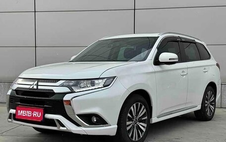 Mitsubishi Outlander III рестайлинг 3, 2022 год, 2 180 000 рублей, 1 фотография