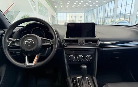 Mazda CX-4, 2021 год, 2 400 000 рублей, 11 фотография