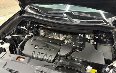 Mitsubishi Outlander III рестайлинг 3, 2020 год, 2 450 000 рублей, 10 фотография