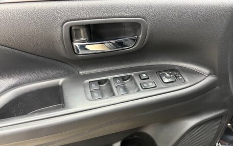 Mitsubishi Outlander III рестайлинг 3, 2020 год, 2 450 000 рублей, 5 фотография