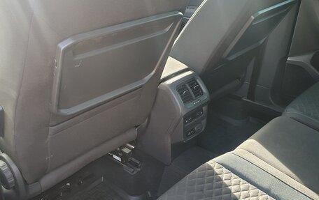 Volkswagen Tiguan II, 2019 год, 2 500 000 рублей, 2 фотография