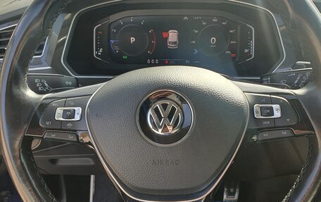 Volkswagen Tiguan II, 2019 год, 2 500 000 рублей, 3 фотография