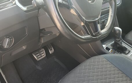 Volkswagen Tiguan II, 2019 год, 2 500 000 рублей, 4 фотография