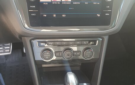 Volkswagen Tiguan II, 2019 год, 2 500 000 рублей, 13 фотография