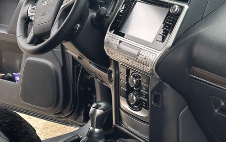 Toyota Land Cruiser Prado 150 рестайлинг 2, 2018 год, 4 700 000 рублей, 8 фотография