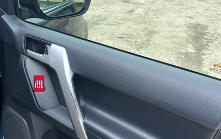 Toyota Land Cruiser Prado 150 рестайлинг 2, 2018 год, 4 700 000 рублей, 6 фотография