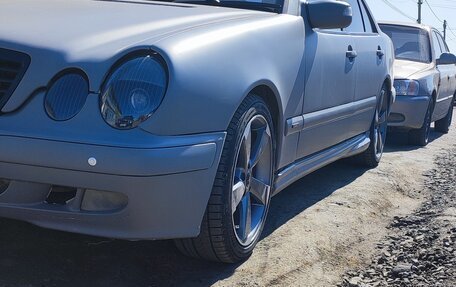 Mercedes-Benz E-Класс, 2000 год, 350 000 рублей, 5 фотография