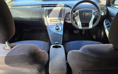 Toyota Prius, 2013 год, 1 083 000 рублей, 11 фотография